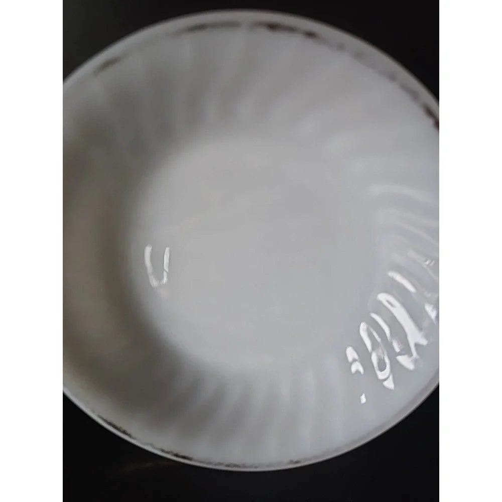 Vintage Fire‎ King Oven Ware 7-1/2 in. White Milk Glass Swirl Bowl